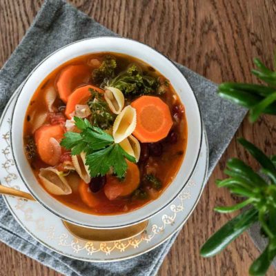 Rudens dārzeņu minestrone zupa